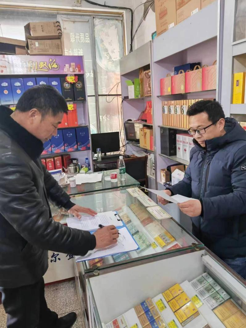 新灘鹽場(chǎng):筑牢食品“安全線(xiàn)” 守護(hù)群眾“盤(pán)中餐”2.png